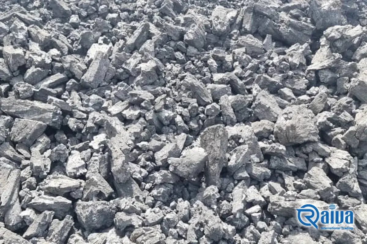 Metallurgical hard coke, sized for foundry and blast furnace &mdash; close-up of grain